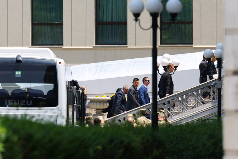 Barış masası kuruldu: Dünyanın gözü Çırağan'daydı - Resim : 3