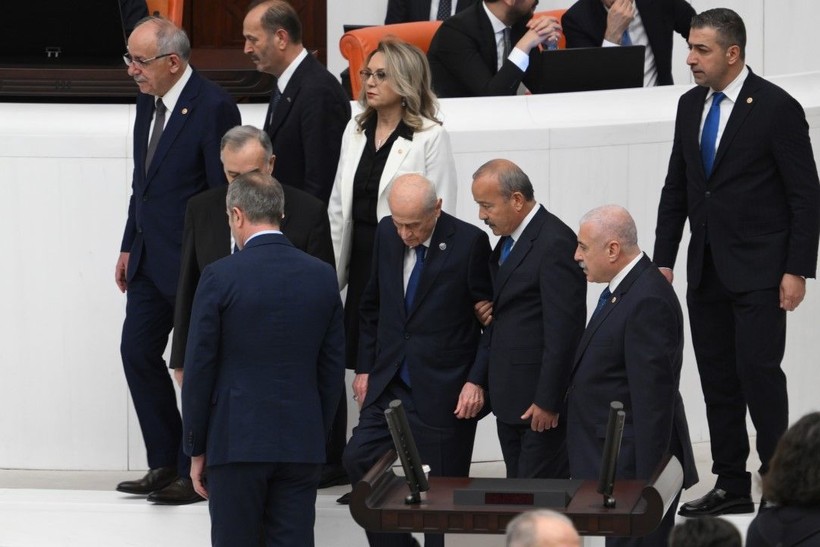 MHP lideri Bahçeli, TBMM Başkanı seçimlerinde oy kullandı - Resim: 1