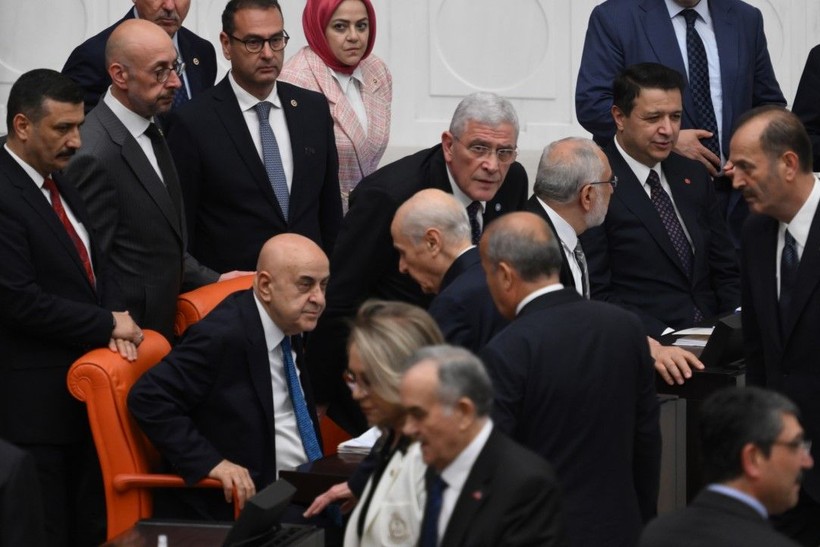 MHP lideri Bahçeli, TBMM Başkanı seçimlerinde oy kullandı - Resim: 18
