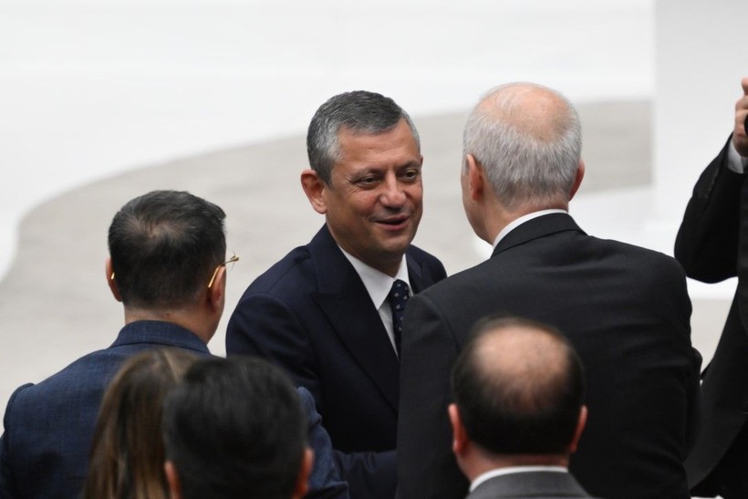 Özgür Özel, 'İmamoğlu’na özgürlük' döviziyle poz verdi - Resim: 33