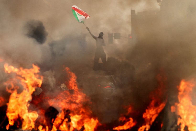Los Angeles meydan muharebesi: Protestocular polisle çatıştı - Resim: 1