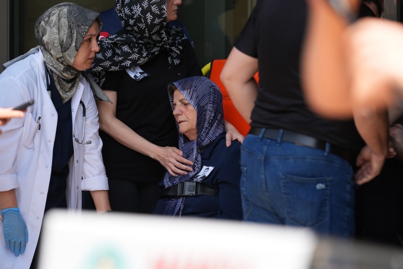 Ferdi Zeyrek'e veda: Gözyaşları sel oldu - Resim : 11