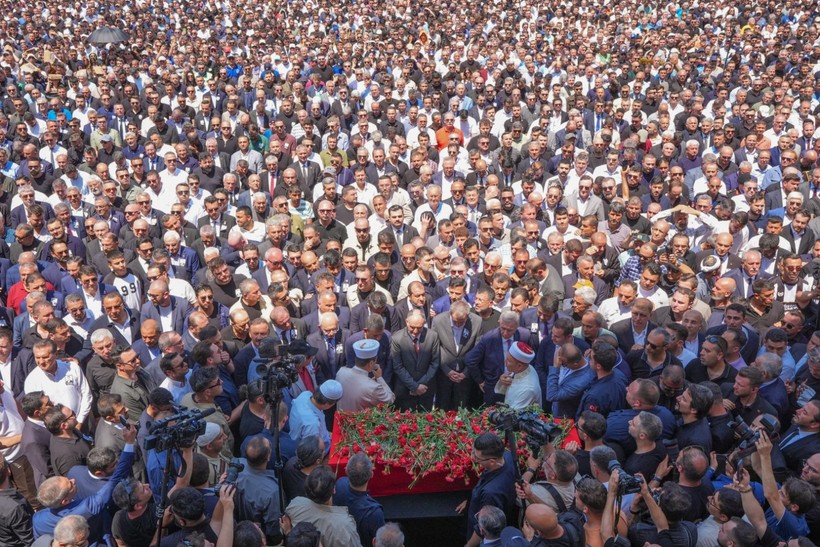 Ferdi Zeyrek'e veda: Gözyaşları sel oldu - Resim : 8