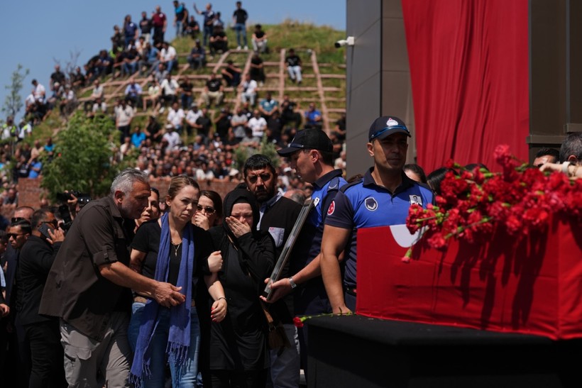 Ferdi Zeyrek'e veda: Gözyaşları sel oldu - Resim : 3