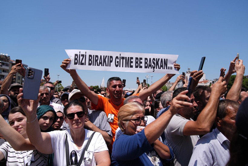 Ferdi Zeyrek'e veda: Gözyaşları sel oldu - Resim : 14
