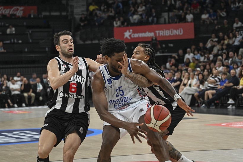 Beşiktaş direndi, Efes finale yaklaştı - Resim : 1