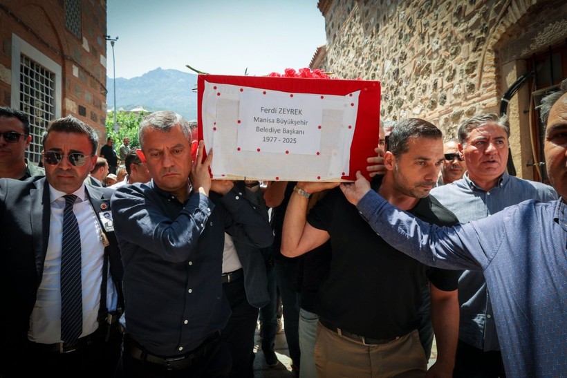 Ferdi Zeyrek'e vedadan acı kareler - Resim: 17