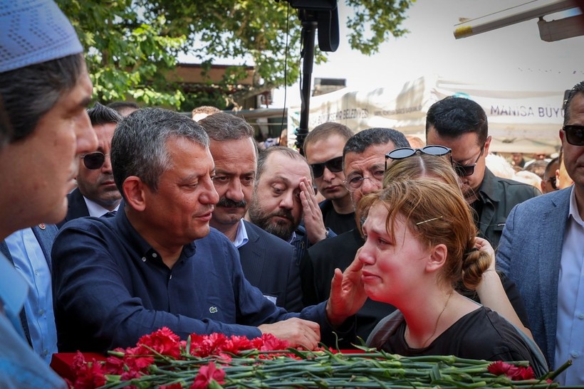 Ferdi Zeyrek'e vedadan acı kareler - Resim: 18