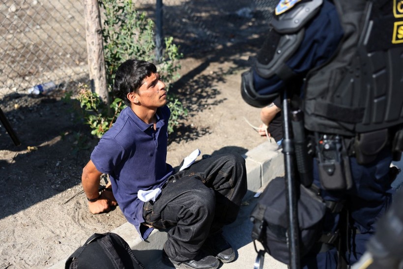 Los Angeles'ta işler kızıştı, yasak geldi: Sokağa abluka - Resim: 4