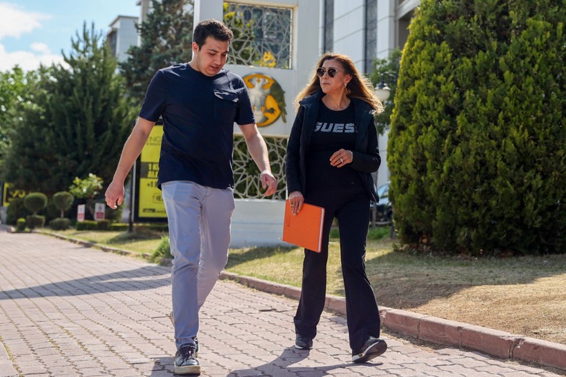 Anne-oğul sınıf arkadaşı oldu - Resim : 1