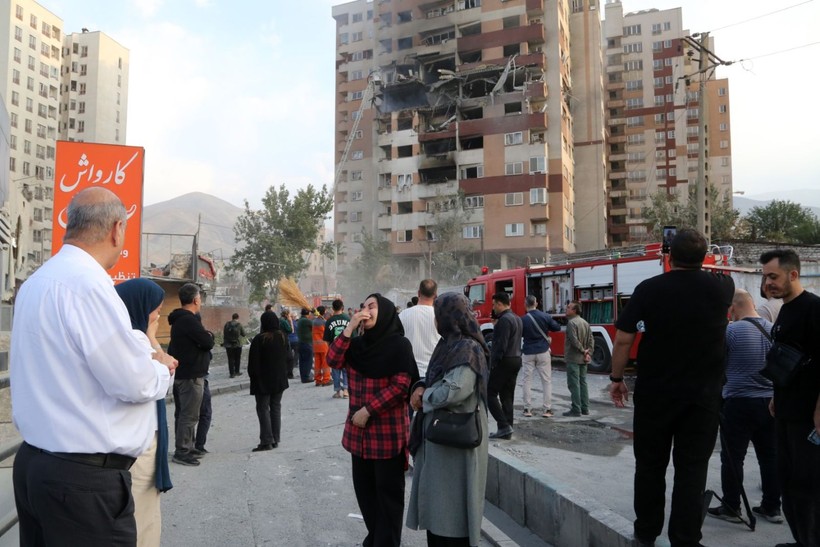 İsrail'in saldırısı sonrasında İran'dan ilk görüntüler geldi - Resim: 11