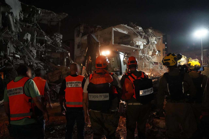 İran'dan İsrail'e misilleme: Tel Aviv vuruldu - Resim : 10