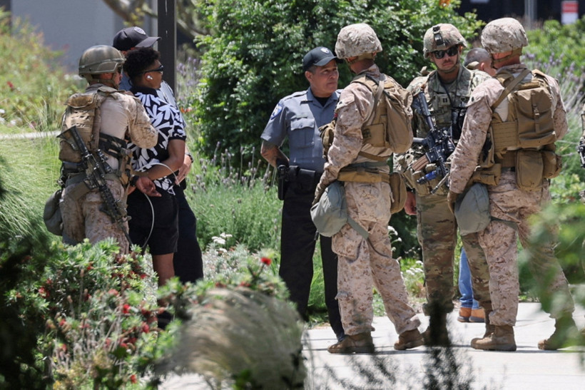Trump'ın gövde gösterisi: Deniz piyadelerinden ilk gözaltı - Resim : 2