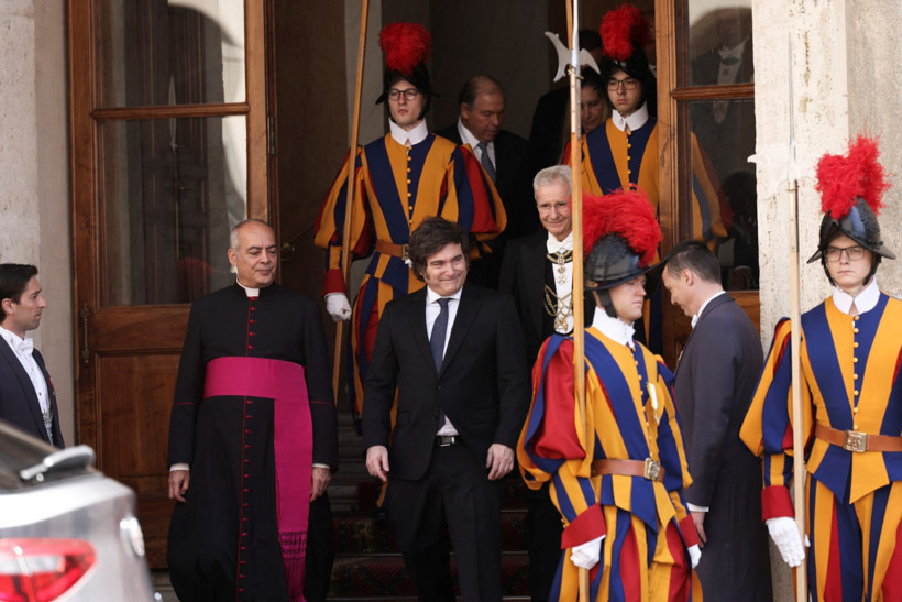 'Deli' liderin Papa'ya hediyesi gündem oldu - Resim : 3