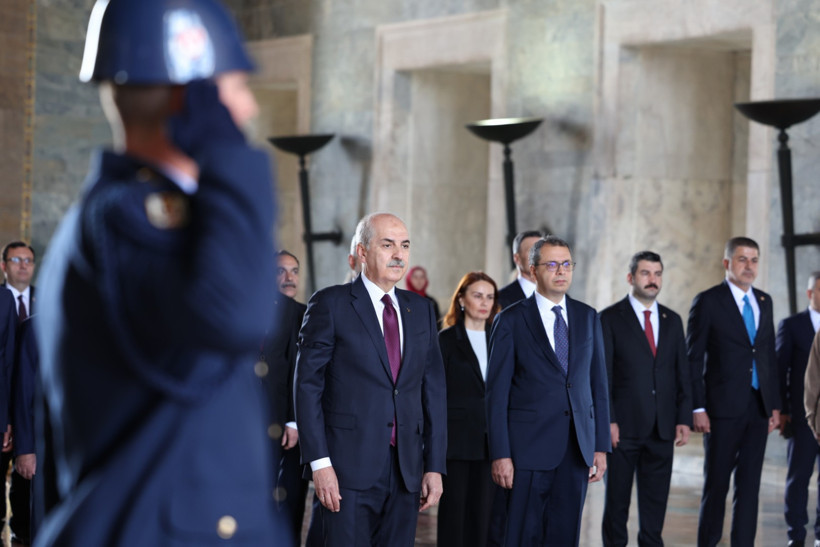 Kurtulmuş'tan Anıtkabir'de yeni anayasa çağrısı - Resim : 1