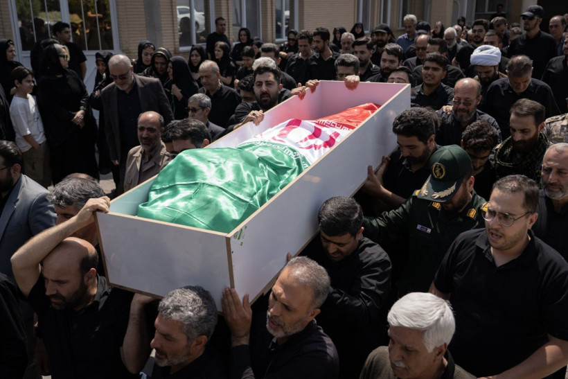 Halka kapalı yas: İran'dan acı kareler - Resim: 5