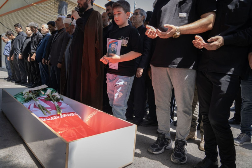 Halka kapalı yas: İran'dan acı kareler - Resim: 9