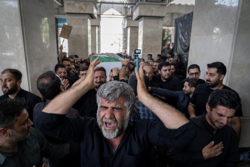 Halka kapalı yas: İran'dan acı kareler - Resim: 10