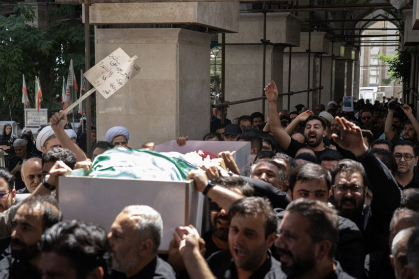 Halka kapalı yas: İran'dan acı kareler - Resim: 11