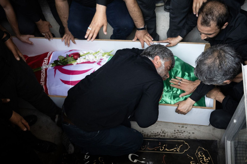 Halka kapalı yas: İran'dan acı kareler - Resim: 12