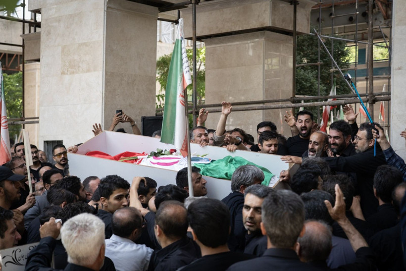 Halka kapalı yas: İran'dan acı kareler - Resim: 13