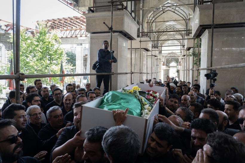 Halka kapalı yas: İran'dan acı kareler - Resim: 14