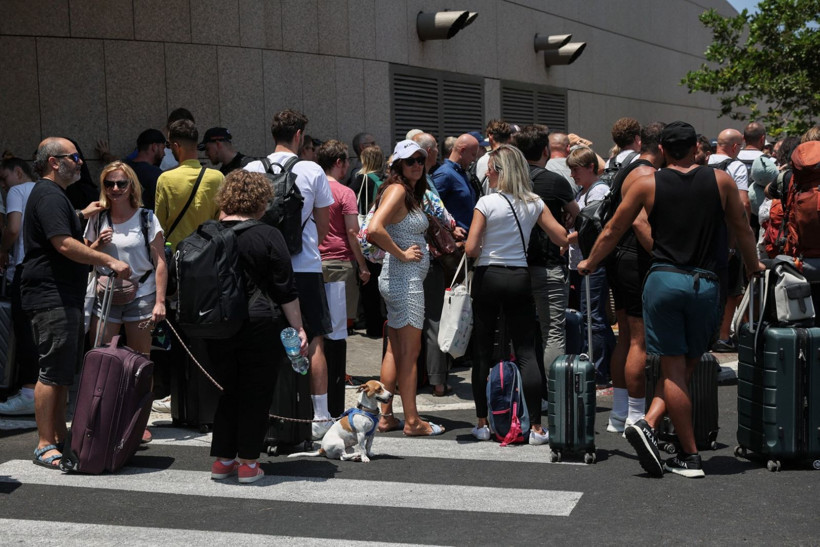 Füzeler yağdı, karaborsa başladı: Binlerce Euro'ya kaçıyorlar - Resim: 9