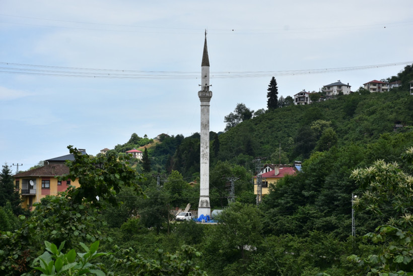 Trabzon’da camisiz minare sembol haline geldi - Resim : 1