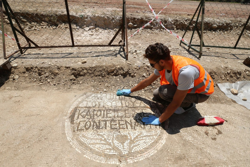 Olympos Antik Kenti'nde tarihe ışık tutan mozaikler bulundu - Resim: 3