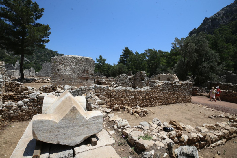 Olympos Antik Kenti'nde tarihe ışık tutan mozaikler bulundu - Resim: 18