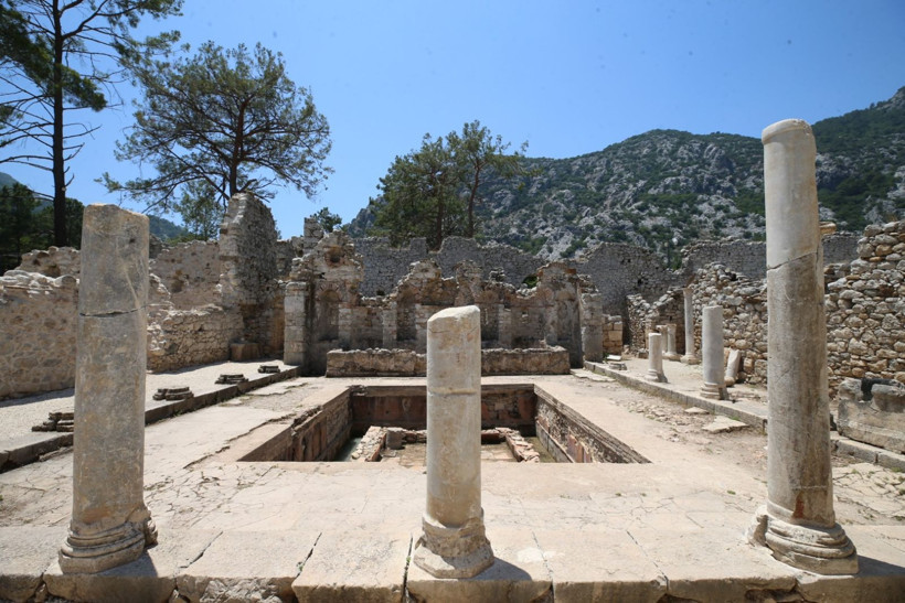 Olympos Antik Kenti'nde tarihe ışık tutan mozaikler bulundu - Resim: 24