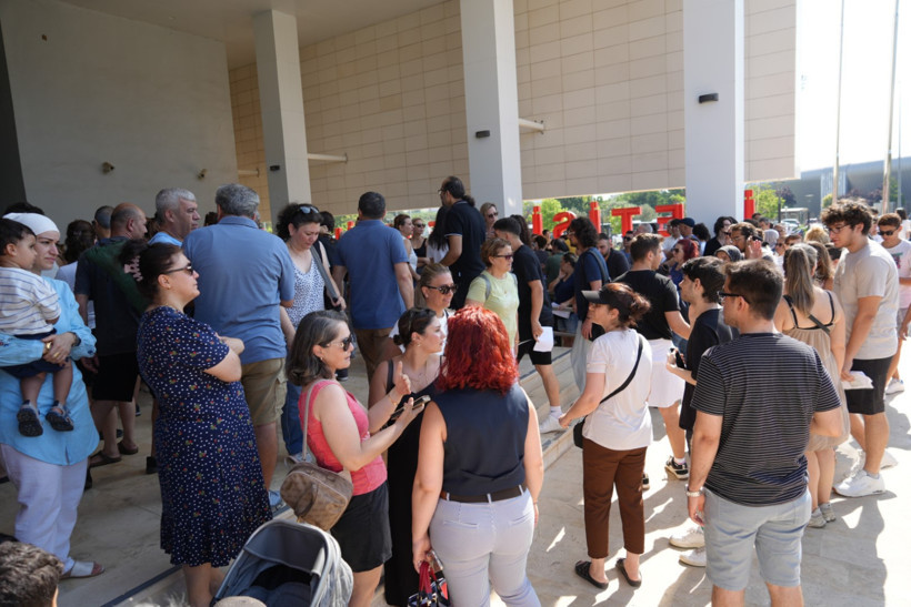 Küpesini çıkaramayınca sınava giremedi - Resim : 1