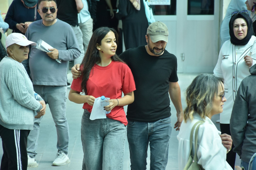 Belgeleri karıştırdı, sınava alınmadı - Resim : 1