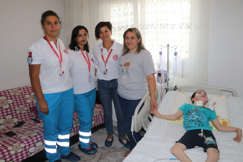 Doktorlar yüzde 1 yaşama şansı verdi ama o hayata tutundu - Resim: 3