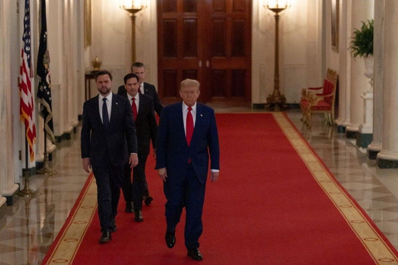 Trump, İran saldırısını böyle takip etti - Resim: 12