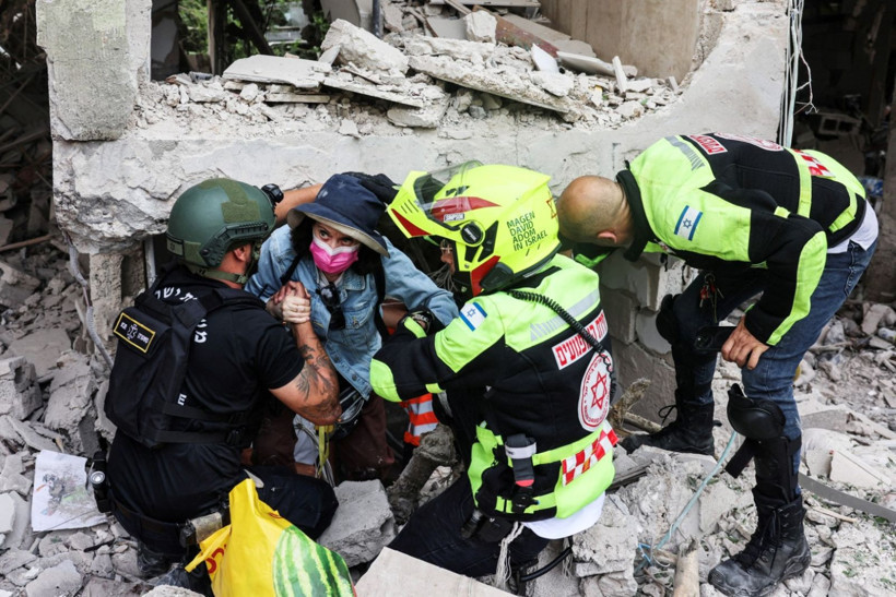 İran dünyaya böyle servis etti: İlk kez Hayber füzesi fırlattılar - Resim: 16