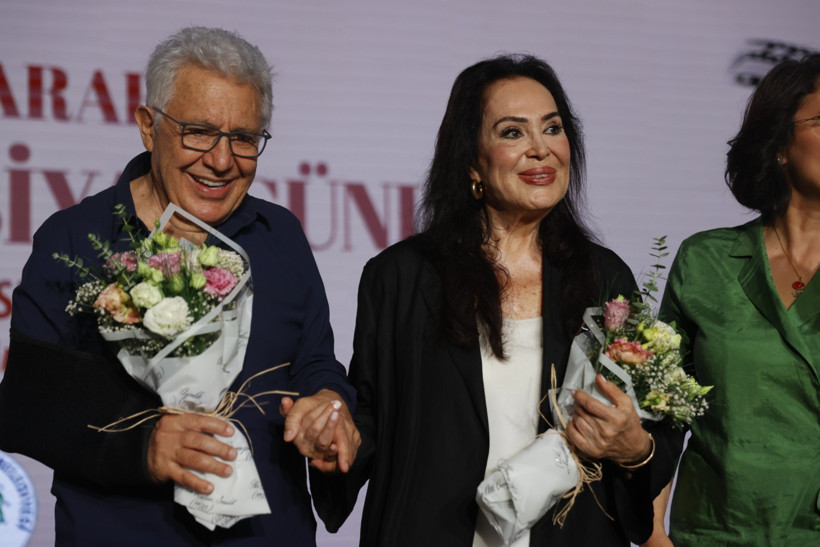 Türkan Şoray ve Zülfü Livaneli’den anlamlı buluşma - Resim : 1