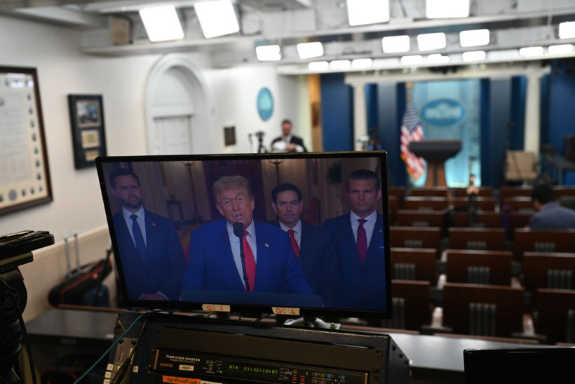 Trump, İran saldırısını böyle takip etti - Resim: 14