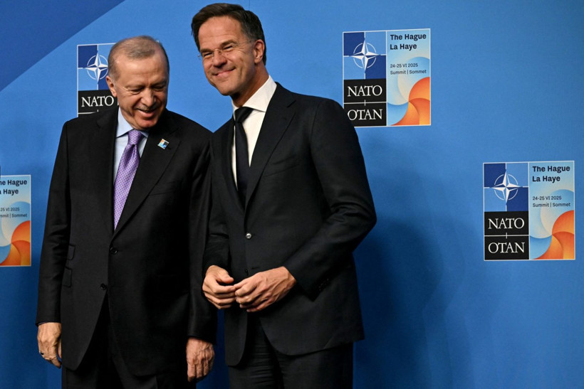 Erdoğan, İmamoğlu pankartı nedeniyle sitem etmişti: Sanchez'le NATO zirvesinde görüştü - Resim: 12