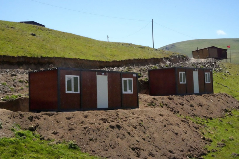 Bir gecede koca yaylaya çöktüler: Kızıyoruz, 'Babanızın malı mı' diyorlar - Resim: 5
