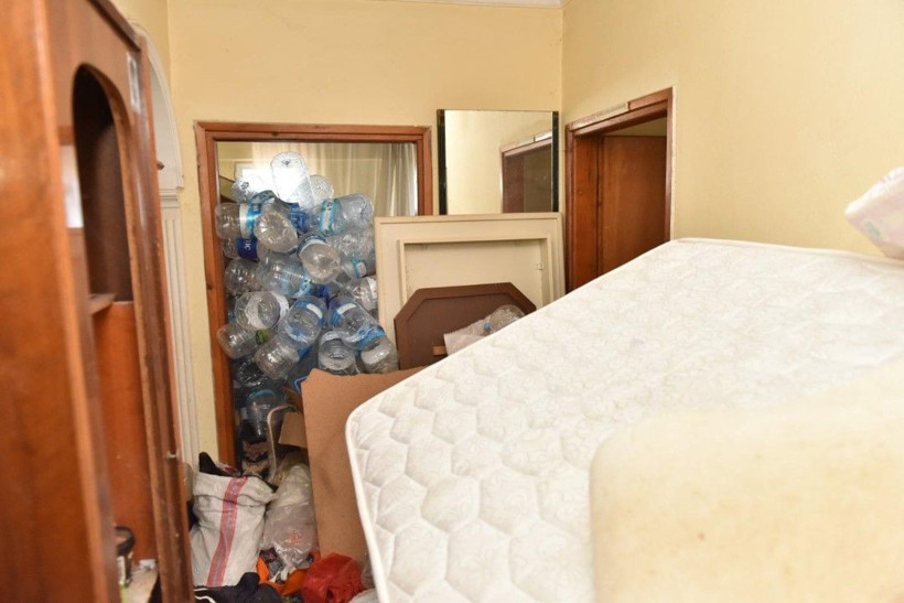 6 katlı binadan bu kez 20 kamyon çöp çıktı - Resim: 7
