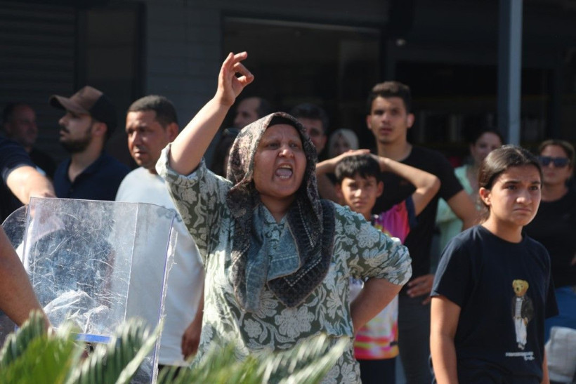 Antalya'da kaçak yapıların yıkımında arbede - Resim: 6