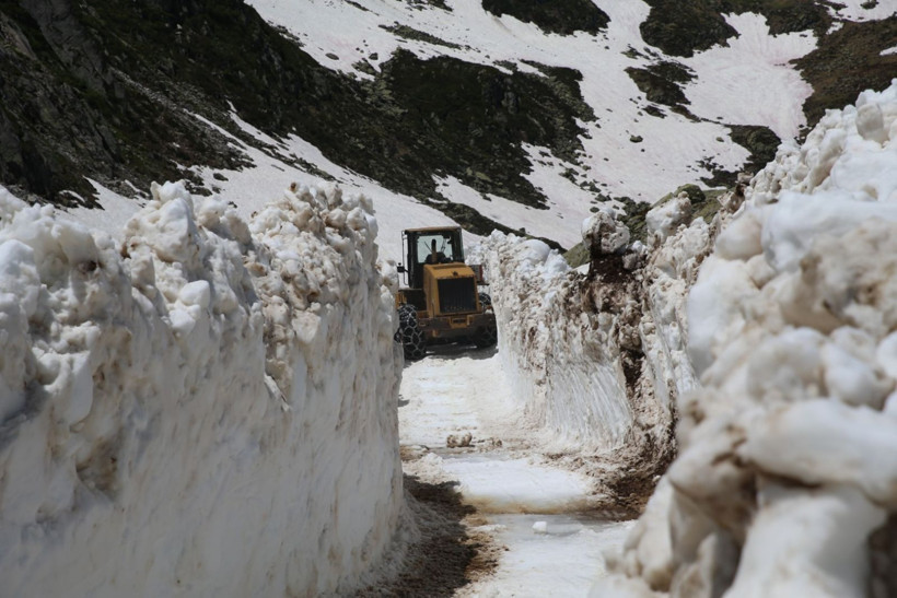 Haziranda karla mücadele: Rize'de yayla yolları açılıyor - Resim: 7