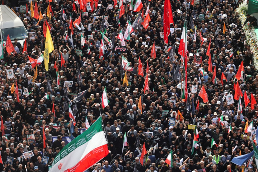 İran'da büyük cenaze töreni: Komutanlar ve bilim insanları son yolculuğuna uğurlandı - Resim: 3