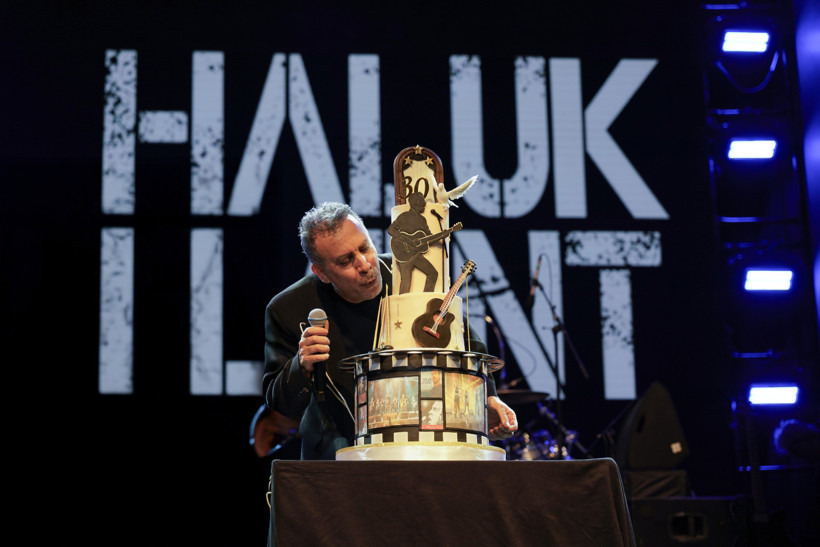Şarkıcı Haluk Levent, 30. sanat yılını kutladı - Resim : 2