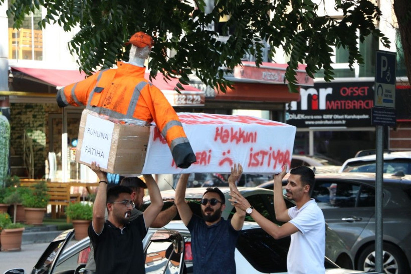 İşçilerden tabutlu eylem - Resim: 7