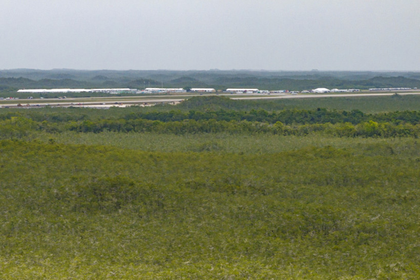 Trump, göçmenleri timsahlarla çevrili hapishaneye kapatacak - Resim : 1