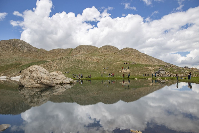Tunceli'nin zirvesinde saklı cennet: Buyer Gölü doğaseverleri ağırlıyor - Resim: 1