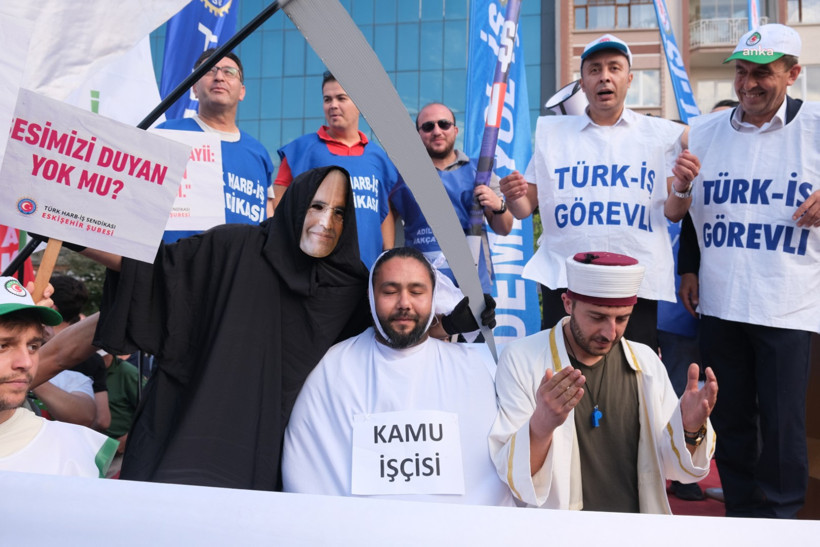 'Mehmet Şimşek' sokağa indi, işçi 'tabuta' girdi - Resim : 3