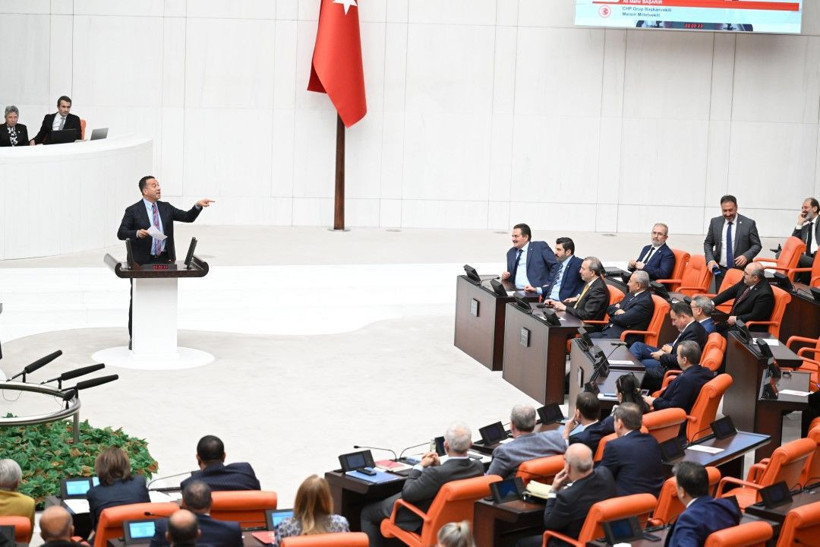TBMM'de 'derisi kalın' ve 'temas' gerginliği - Resim: 1